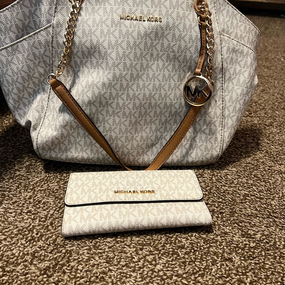 MK purse and wallet